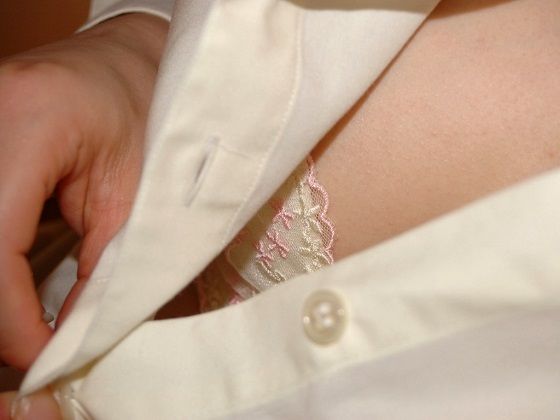 【普通の男のレ●プ経験談:介護職の若妻眼鏡っ娘】性癖を満たそう